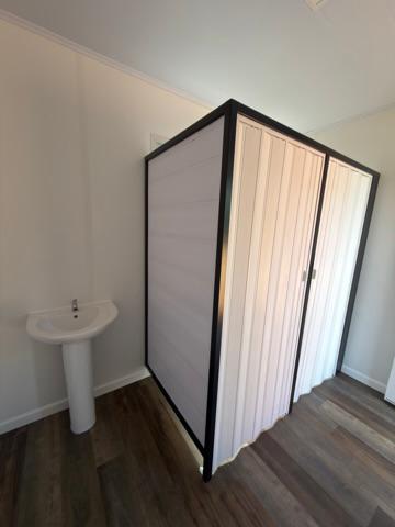 Imagen del trabajo VESTUARIOS SOLO BAÑOS